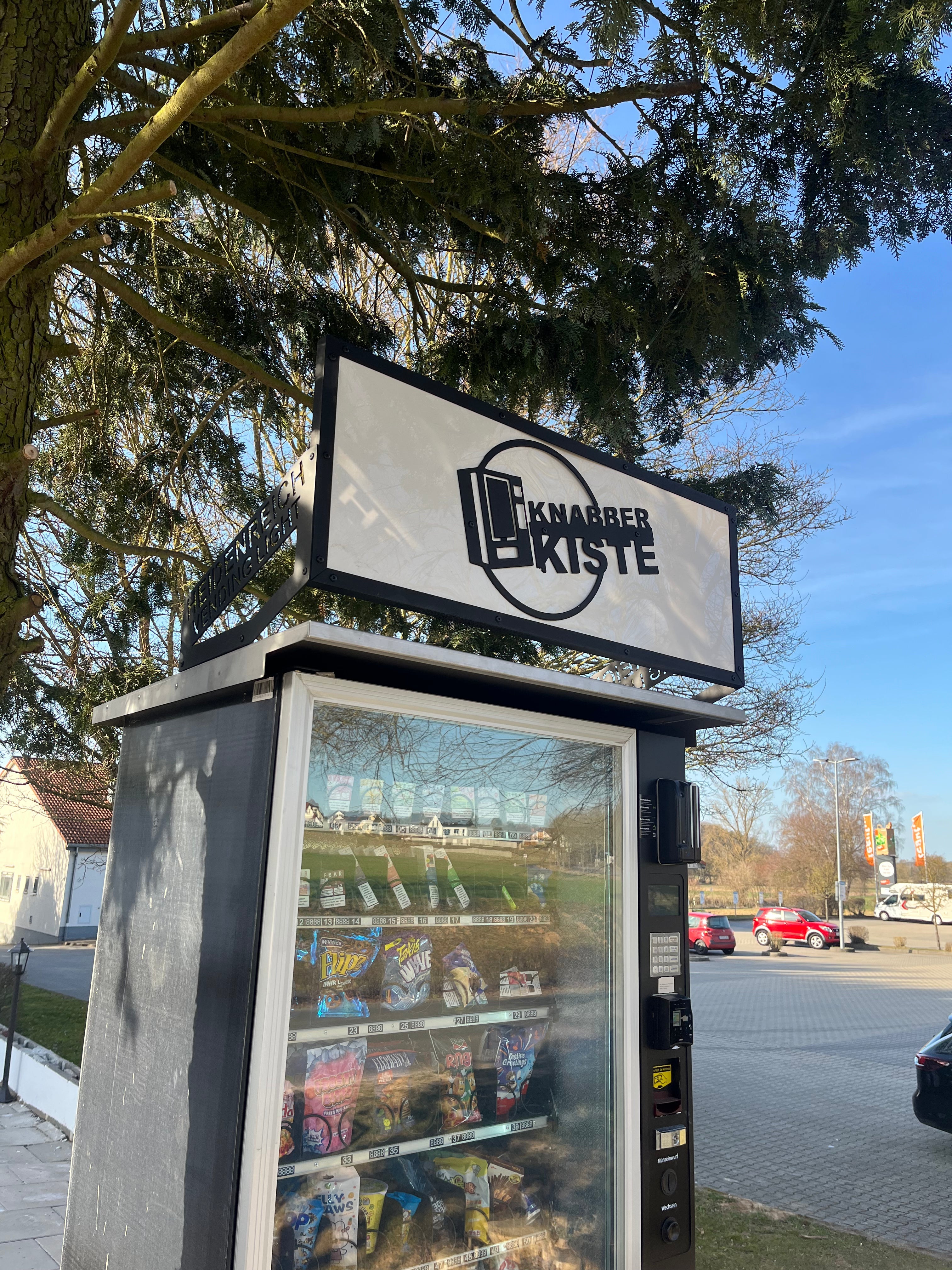 Reklameschild für Snack-Automaten